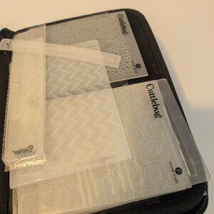 Cuttlebug Embossing Folders -- lot